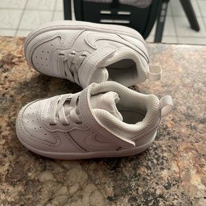 Nike Court Borough Low 2